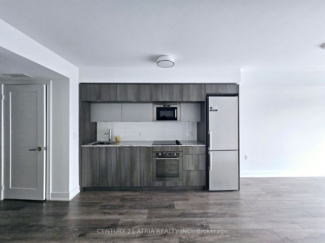 911 - 575 Bloor St E
