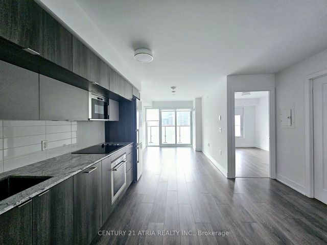 911 - 575 Bloor St E