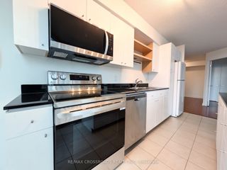 1809 - 373 Front St W