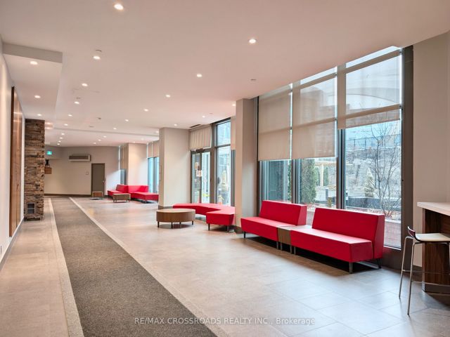 1809 - 373 Front St W