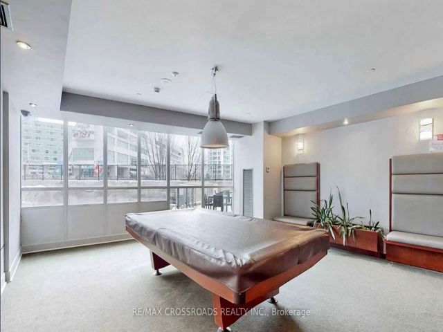 1809 - 373 Front St W