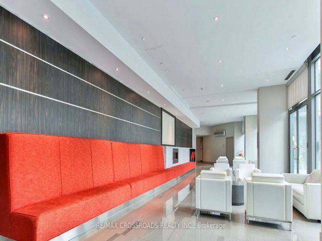 1809 - 373 Front St W