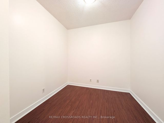 1809 - 373 Front St W
