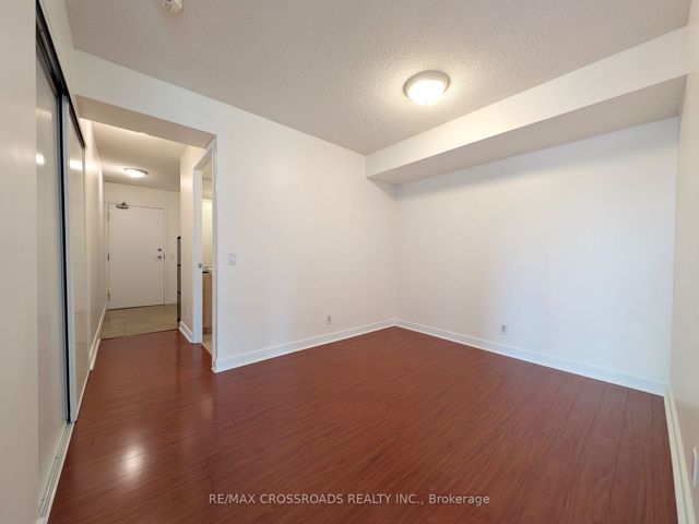 1809 - 373 Front St W