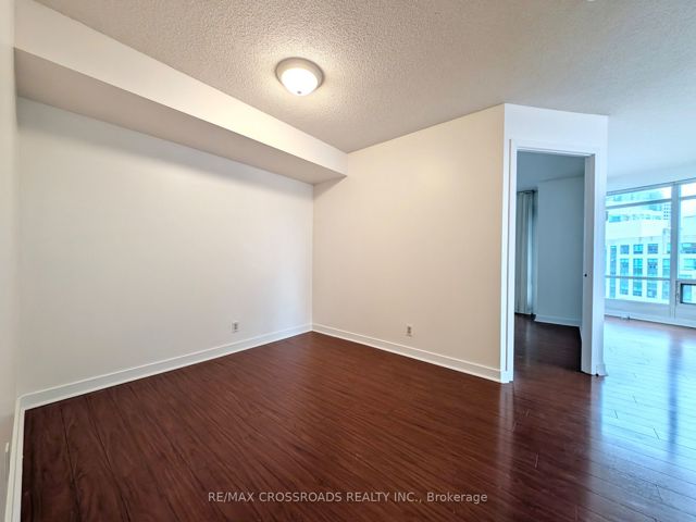 1809 - 373 Front St W