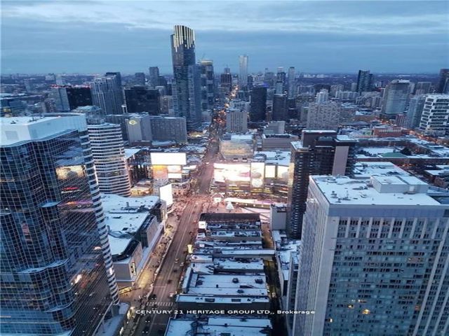 4614 - 197 Yonge St