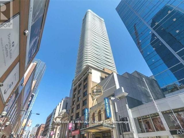 4614 - 197 Yonge St