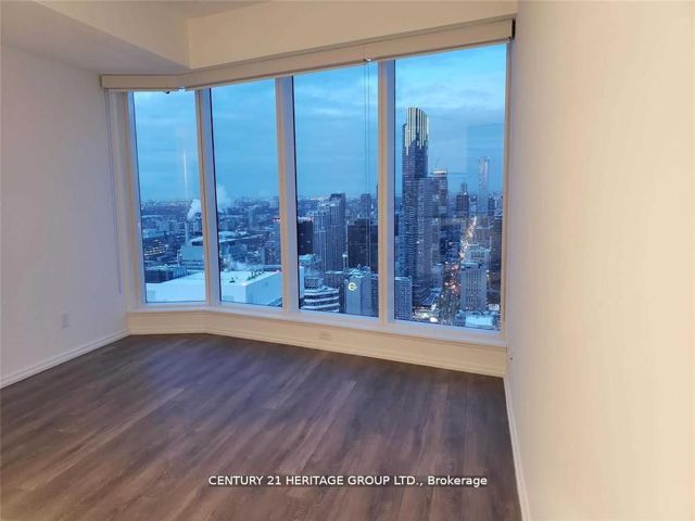 4614 - 197 Yonge St