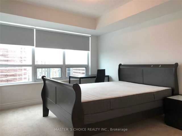 2121 - 25 Greenview Ave