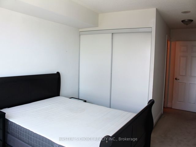 2121 - 25 Greenview Ave