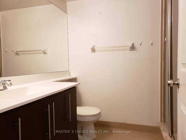 2121 - 25 Greenview Ave