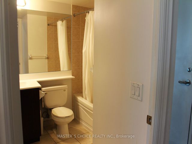 2121 - 25 Greenview Ave