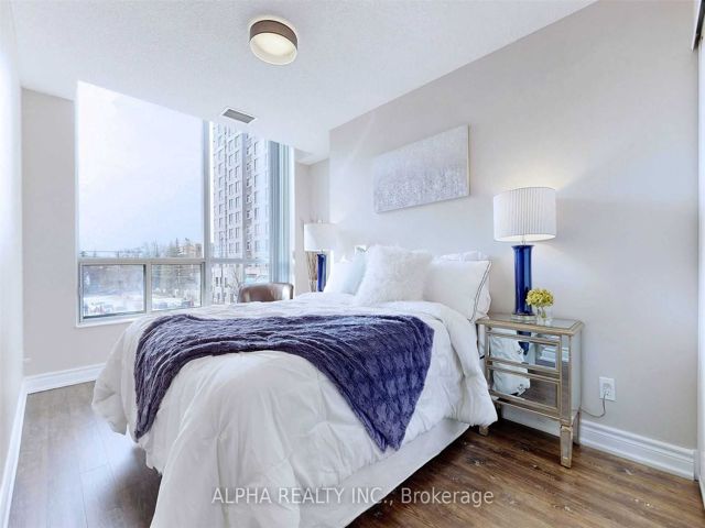205 - 5 Northtown Way