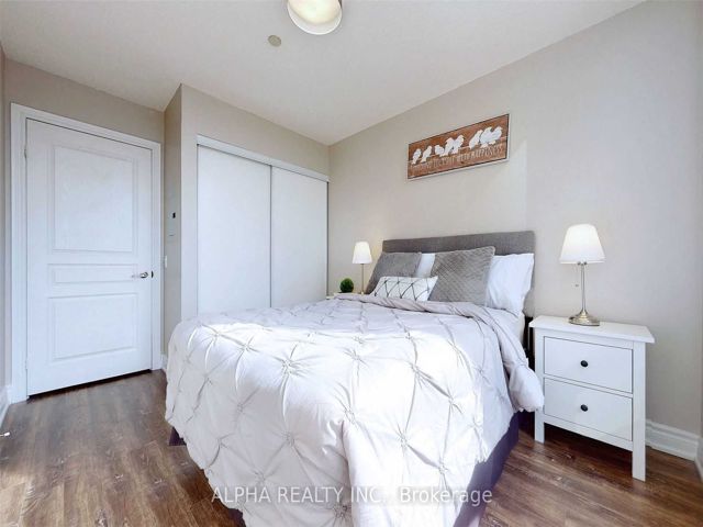 205 - 5 Northtown Way