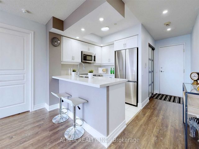 205 - 5 Northtown Way