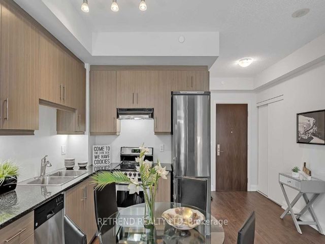 515 - 68 Canterbury Pl