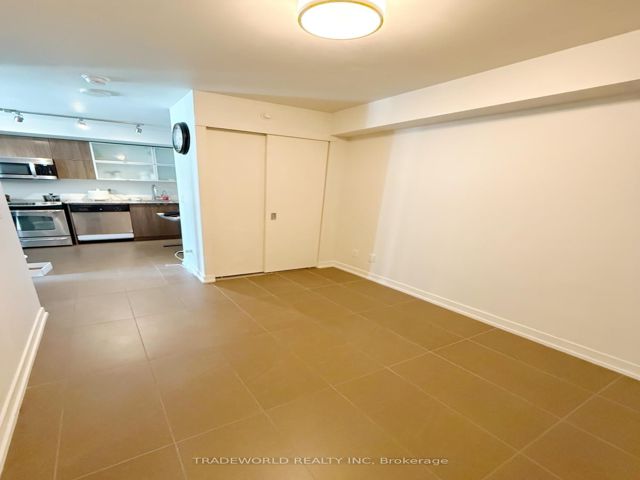 401 - 170 Fort York Blvd