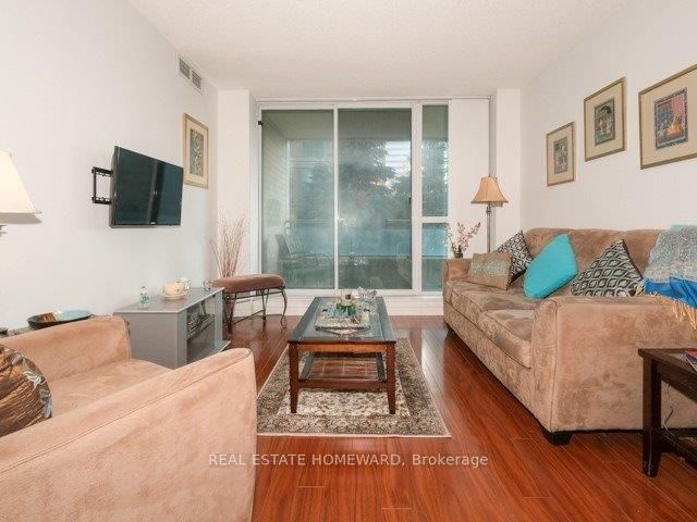 203 - 29 Pemberton Ave