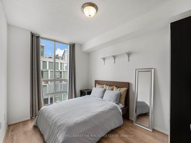 704 - 311 Richmond St E