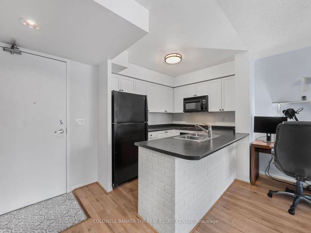 704 - 311 Richmond St E