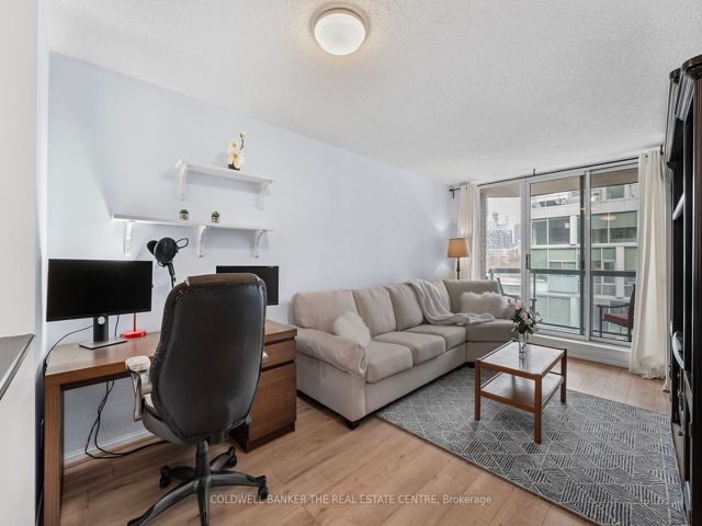 704 - 311 Richmond St E