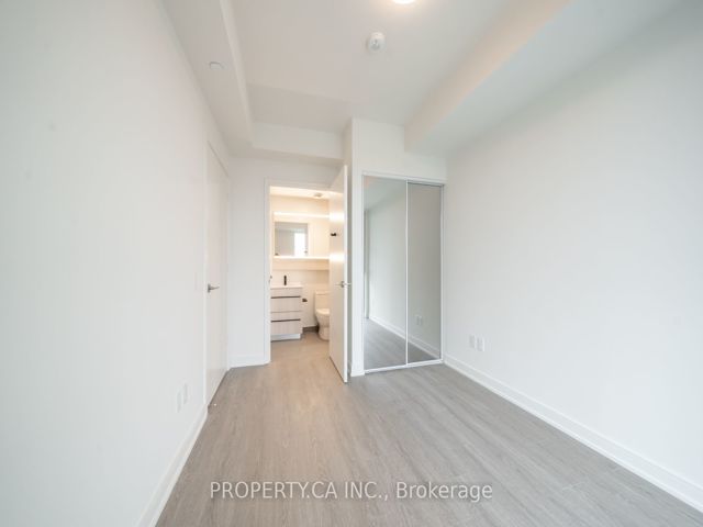1216 - 425 Front St E