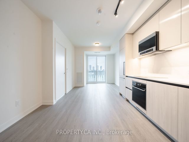 1216 - 425 Front St E
