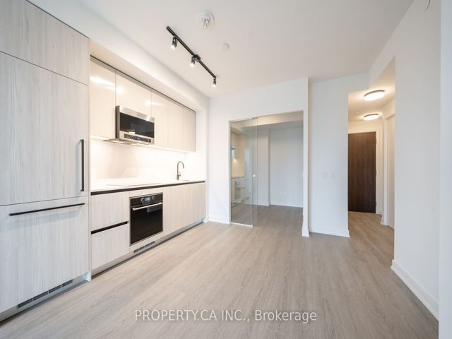 1216 - 425 Front St E