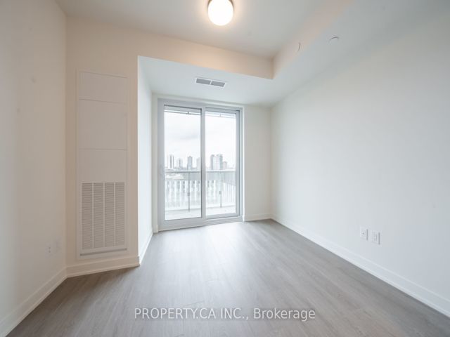 1216 - 425 Front St E