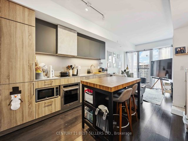 2509 - 19 Western Battery Rd