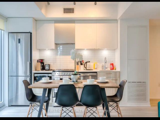 826 - 251 Jarvis St
