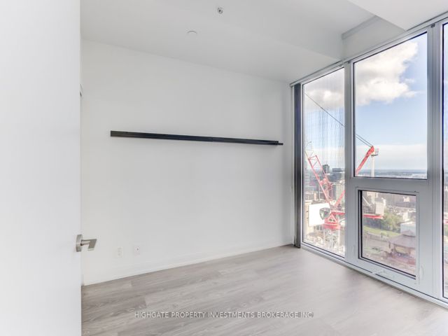 2910 - 181 Dundas St E