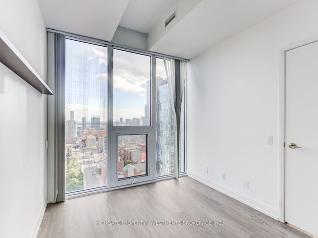 2910 - 181 Dundas St E
