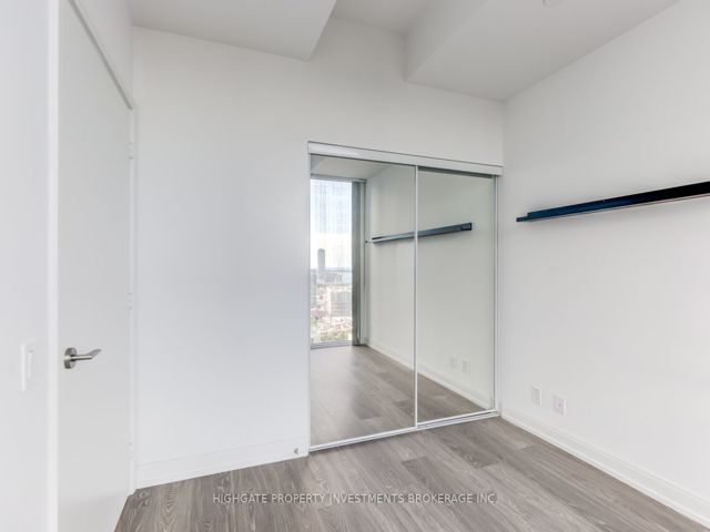 2910 - 181 Dundas St E