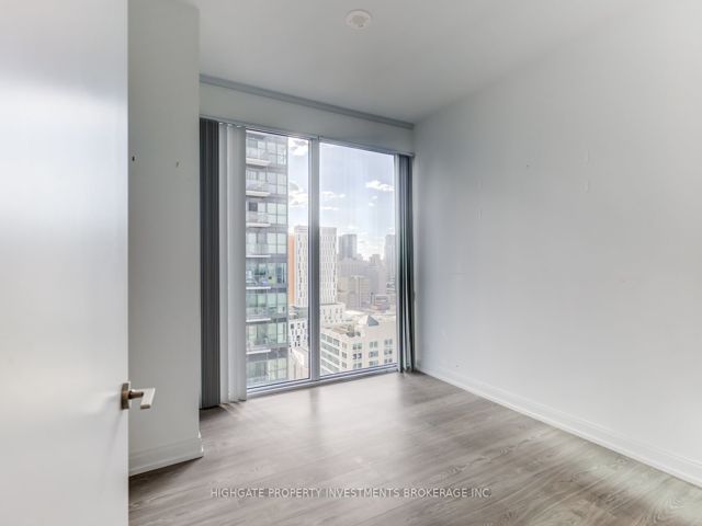 2910 - 181 Dundas St E