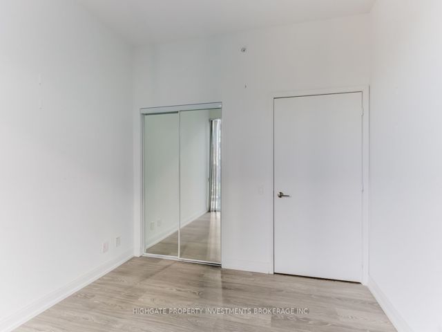 2910 - 181 Dundas St E