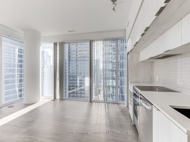 2910 - 181 Dundas St E