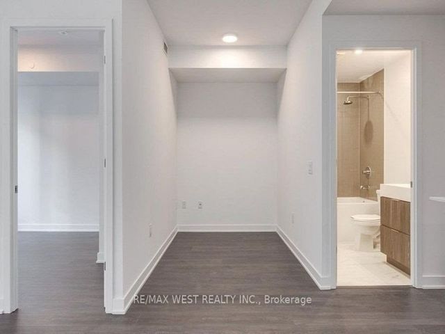 1117 - 35 Tubman Ave W