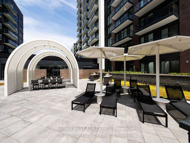 1117 - 35 Tubman Ave W