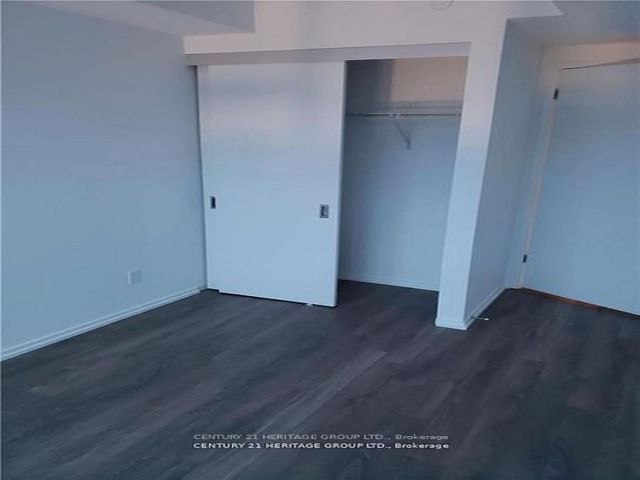 4614 - 197 Yonge St
