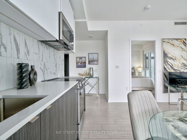 503 - 500 Dupont St