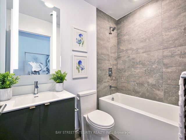 503 - 500 Dupont St