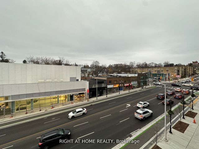 320 - 2020 Bathurst St