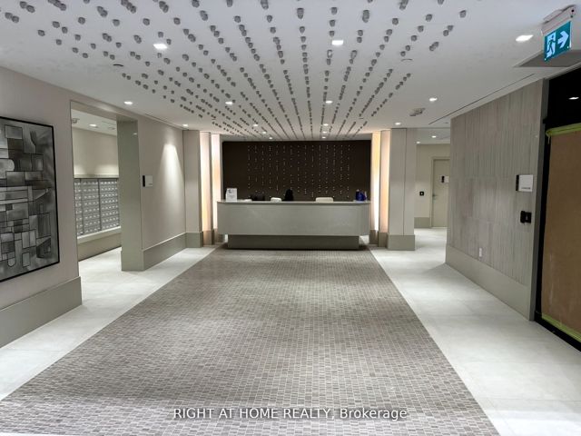 320 - 2020 Bathurst St