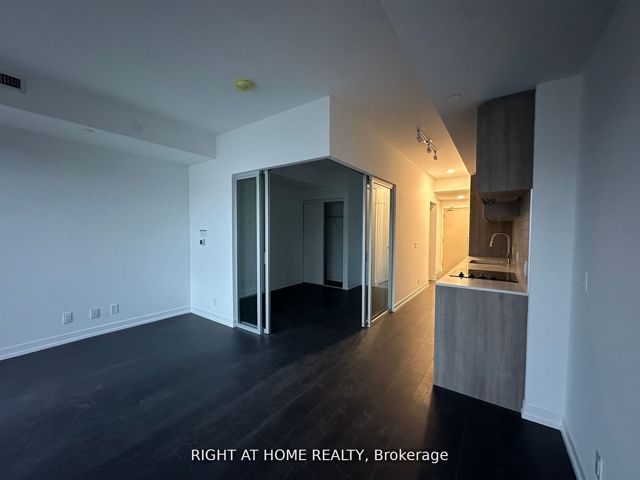 320 - 2020 Bathurst St