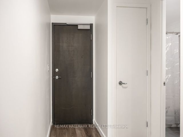 608 - 285 Mutual St