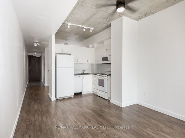 608 - 285 Mutual St