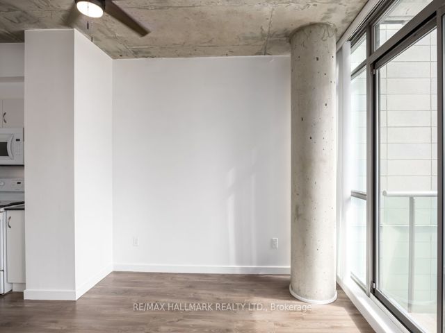 608 - 285 Mutual St