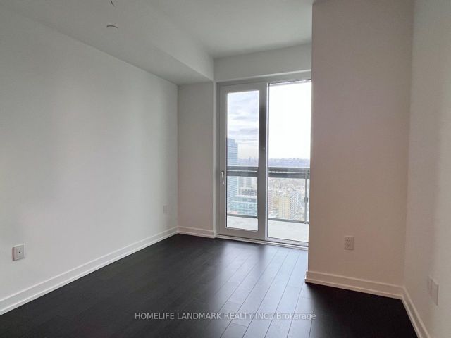 2601 - 39 Roehampton Ave