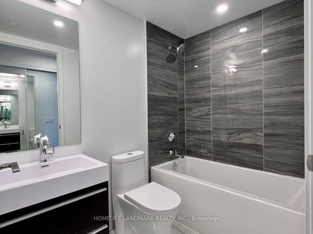 2601 - 39 Roehampton Ave